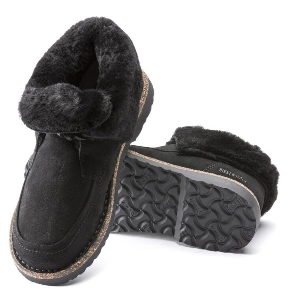 The BIRKENSTOCK Bakki booties size 7 in VGUC